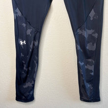 Load image into Gallery viewer, Medium Under Armour Black Camouflage Printed Compression Leggings
