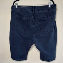 Load image into Gallery viewer, Size 18 Torrid Plus Size Black Denim Shorts
