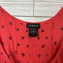 Load image into Gallery viewer, Size 2X Torrid Coral Bee Tank Top
