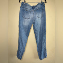 Load image into Gallery viewer, Size 8 Hot Kiss Light Wash Distressed Ripped High Rise Skinny Jeans
