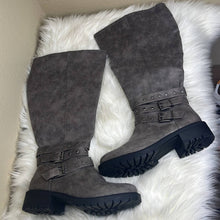 Load image into Gallery viewer, Sz 8.5 WW Torrid Gray Knee High Combat Boots
