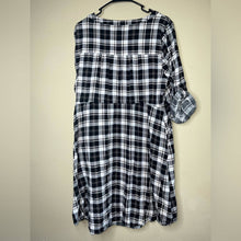Load image into Gallery viewer, 2XL Torrid Plus Size Black White Tan Printed Dress
