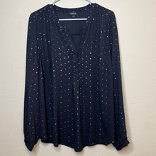 Load image into Gallery viewer, Size 1X Torrid Black Star Print Georgette Pintuck Button-Front Blouse
