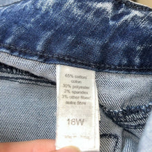 Load image into Gallery viewer, Size 16W Maurice’s Plus Size High Rise Acid Wash Cropped Jeans
