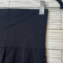Load image into Gallery viewer, Medium Spanx Assets Black Cropped High Rise Leggings
