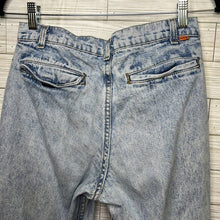 Load image into Gallery viewer, 29x34 Levi’s Vintage Orange Tab High Rise Mom Jeans
