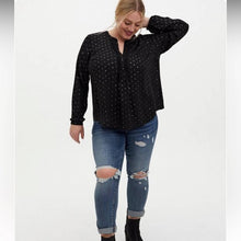 Load image into Gallery viewer, Size 1X Torrid Black Star Print Georgette Pintuck Button-Front Blouse
