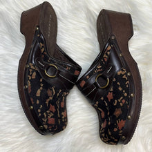 Load image into Gallery viewer, Sz 10 Maurice’s Floral Corduroy Brown Platform Clogs Shoes
