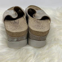 Load image into Gallery viewer, Size 6.5/7 Fly London Tan &amp; Silver Pebbled Leather Platform Cork Sandals Shoes
