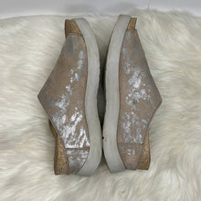 Load image into Gallery viewer, Size 6.5/7 Fly London Tan &amp; Silver Pebbled Leather Platform Cork Sandals Shoes
