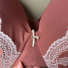 Load image into Gallery viewer, 42G Cacique Plus Dusty Rose Pink White Lace Lightly Lined Full Coverage Bra
