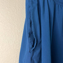 Load image into Gallery viewer, XL Under Armour Mens Blue Fitted Shorts
