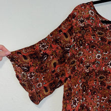 Load image into Gallery viewer, Size 2X Eyeshadow Plus Size Western Boho Printed Short Sleeve Ruffle Top
