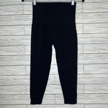 Load image into Gallery viewer, Medium Spanx Assets Black Cropped High Rise Leggings
