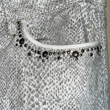 Load image into Gallery viewer, Size 8 White House Black Market White Gray Snake Print Skinny Cropped Jeans
