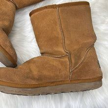 Load image into Gallery viewer, Sz 9 Ugg Tan Sheep Skin Fur Lined Boots Shoes
