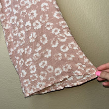 Load image into Gallery viewer, Medium Altar’d State Boho Pink Celia Pink Dot Wrap Top
