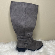 Load image into Gallery viewer, Sz 8.5 WW Torrid Gray Knee High Combat Boots
