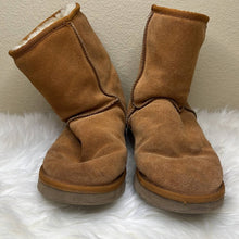 Load image into Gallery viewer, Sz 9 Ugg Tan Sheep Skin Fur Lined Boots Shoes

