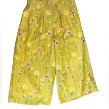 Load image into Gallery viewer, Small A New Day Yellow Floral Cropped Jump Suit
