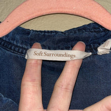 Load image into Gallery viewer, Petite Small Soft Surroundings Petite Denim Button Front Top
