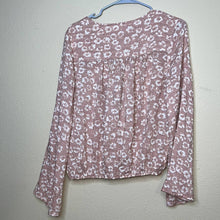 Load image into Gallery viewer, Medium Altar’d State Boho Pink Celia Pink Dot Wrap Top
