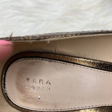 Load image into Gallery viewer, Size 7.5 Zara Bronze Square Toe Gold Block Heel Shoes
