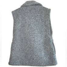 Load image into Gallery viewer, Medium Lucy Gray Sherpa Hatha Vest
