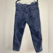 Load image into Gallery viewer, Size 14 Old Navy Plus Size Black High Rise O.G. Straight Jeans
