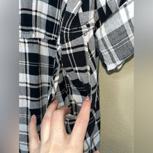 Load image into Gallery viewer, 2XL Torrid Plus Size Black White Tan Printed Dress
