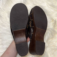 Load image into Gallery viewer, Sz 10 Maurice’s Floral Corduroy Brown Platform Clogs Shoes
