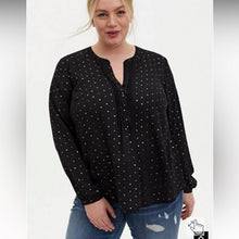 Load image into Gallery viewer, Size 1X Torrid Black Star Print Georgette Pintuck Button-Front Blouse
