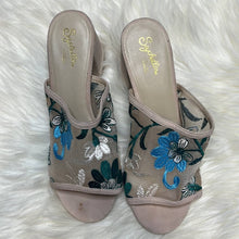 Load image into Gallery viewer, Sz 9.5 Seychelles Anthropologie Embroidered Floral Slip On Heel Sandals Shoes
