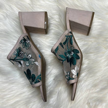 Load image into Gallery viewer, Sz 9.5 Seychelles Anthropologie Embroidered Floral Slip On Heel Sandals Shoes
