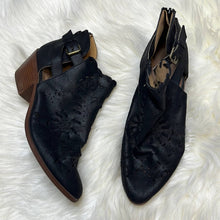 Load image into Gallery viewer, Sz 9 Qupid Black Western Perforated Buckle Heel Ankle Booties Shoes
