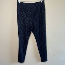 Load image into Gallery viewer, Size 16-18 Chicos Plus Size Black ZENERGY SO SLIMMING Houndstooth Leggings
