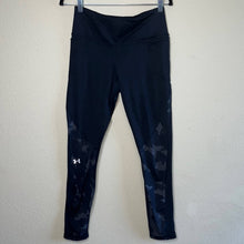 Load image into Gallery viewer, Medium Under Armour Black Camouflage Printed Compression Leggings
