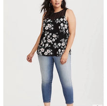 Load image into Gallery viewer, Torrid BLACK FLORAL LACE YOKE KNIT TANK TOP
