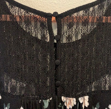Load image into Gallery viewer, Torrid BLACK FLORAL LACE YOKE KNIT TANK TOP
