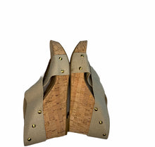 Load image into Gallery viewer, Lucky | Khaki Miller Cork Wedge
