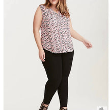 Load image into Gallery viewer, Torrid HEART PRINT RUFFLED BUTTON FRONT TANK TOP
