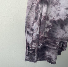 Load image into Gallery viewer, Lululemon Long For Length Tank Purple tie dye print
