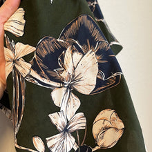 Load image into Gallery viewer, Small Altar’d State Dark Green Floral Print Tropical Kimono
