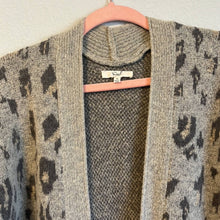 Load image into Gallery viewer, Small Easel Boutique Thick Leopard Cardigan
