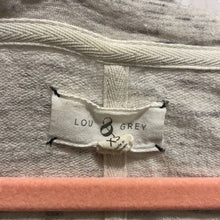 Load image into Gallery viewer, Size XS Lou &amp; Grey Tan Heathered Long Sleeve V-Neck Shirt
