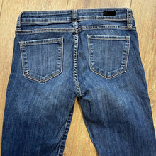 Load image into Gallery viewer, Size 2 KUT From The Kloth Catherine Boyfriend Fit Denim Jeans
