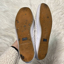 Load image into Gallery viewer, Size 10 Keds White Mini Daisy Embroidered Sneakers
