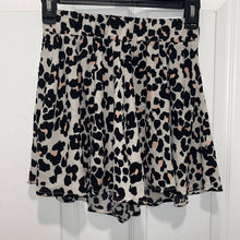 Load image into Gallery viewer, XS Show Me Your Mumu White Leopard Carlos Swing Shorts
