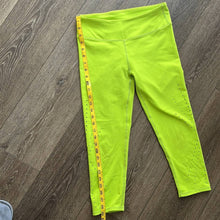 Load image into Gallery viewer, Small Fabletics Angela Capri Perforated Lime Green Cropped Leggings
