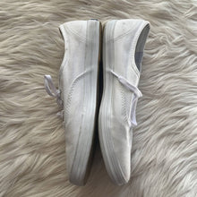 Load image into Gallery viewer, Sz 7.5 Keds Basic White Sneakers
